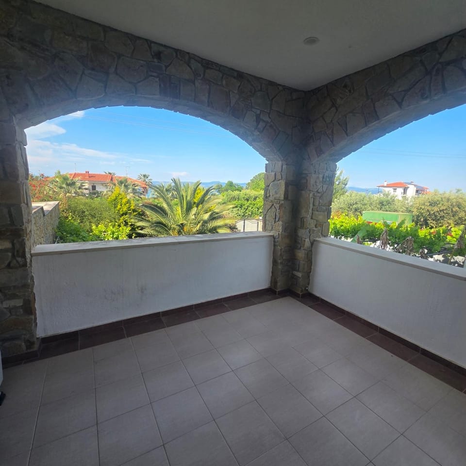 Inner courtyard view