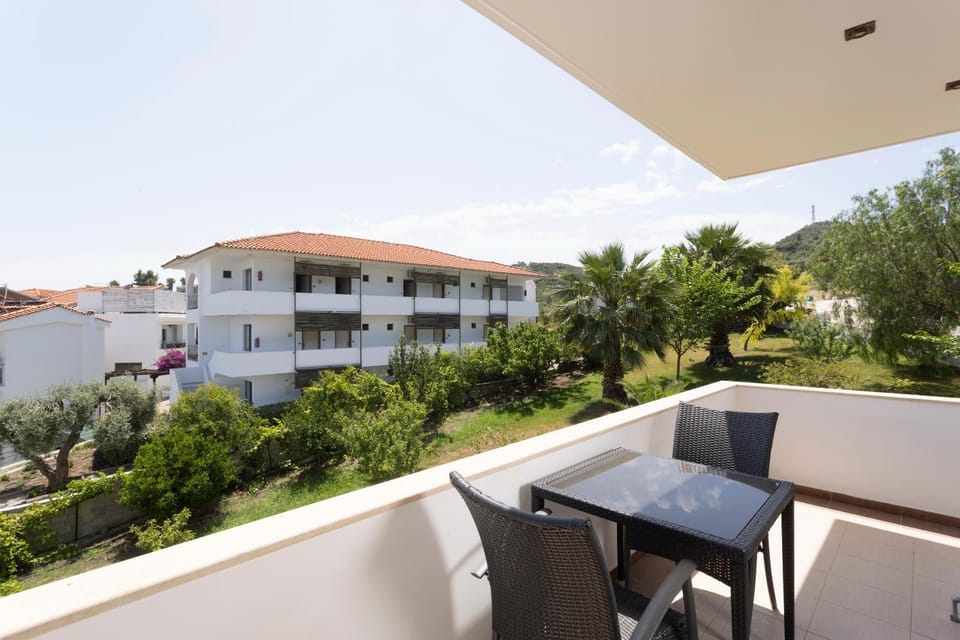 Balcony/Terrace, Seating area, Garden view