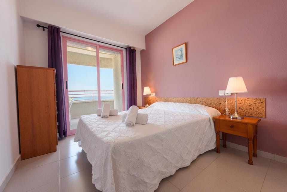 Bed, Photo of the whole room, Bedroom, Sea view