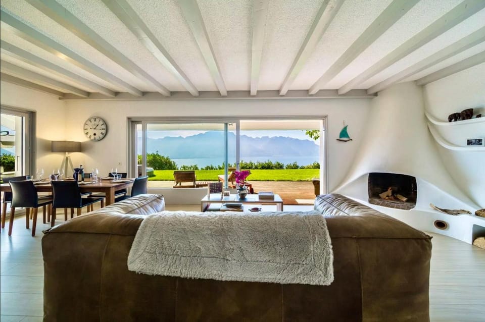 Sunset House with gorgeous view of the lake Villa in Montreux