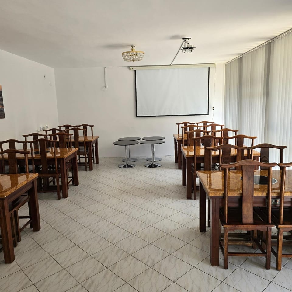 Kitchen or kitchenette, Communal kitchen, kitchen