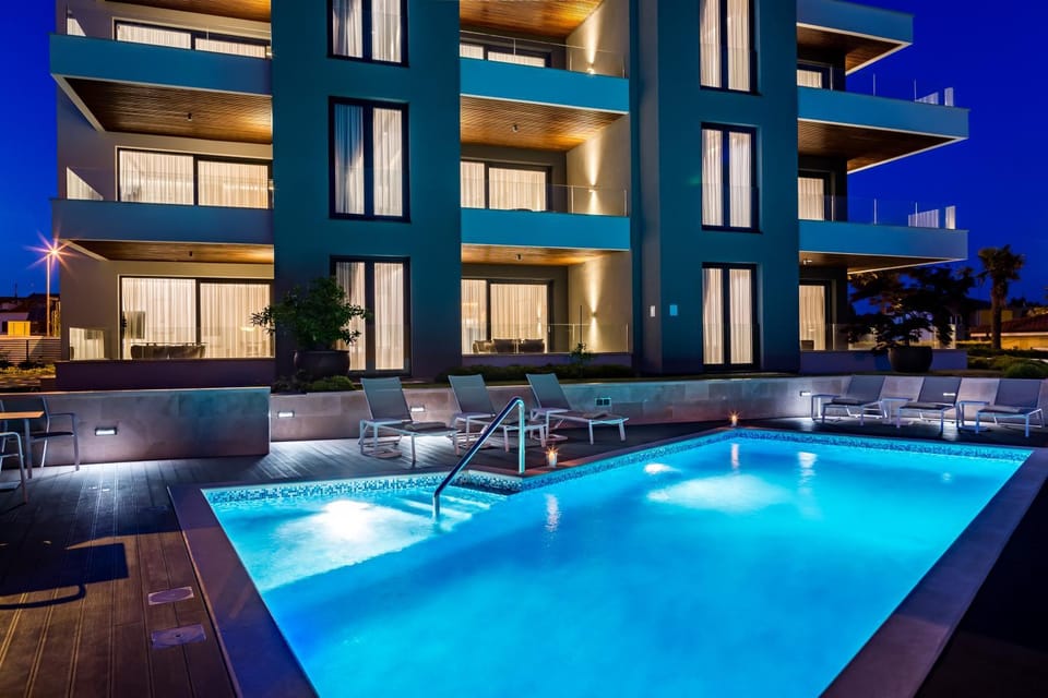 Property building, Swimming pool