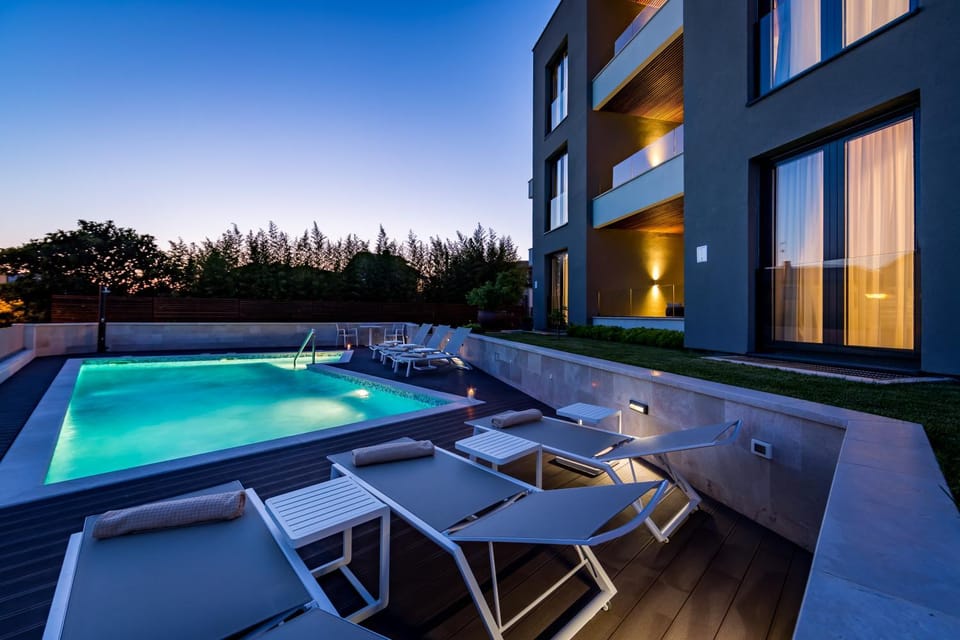 Property building, Swimming pool