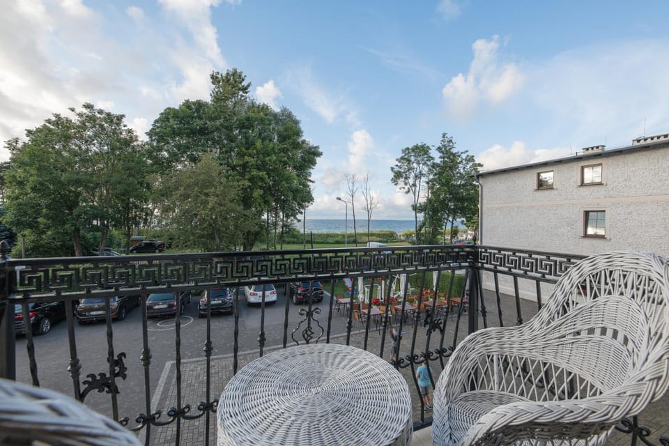 Day, View (from property/room), Balcony/Terrace, Seating area, Sea view