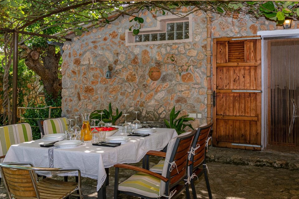 Patio, Dining area