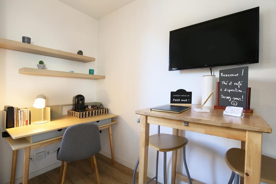 Communal lounge/ TV room, TV and multimedia, Coffee/tea facilities