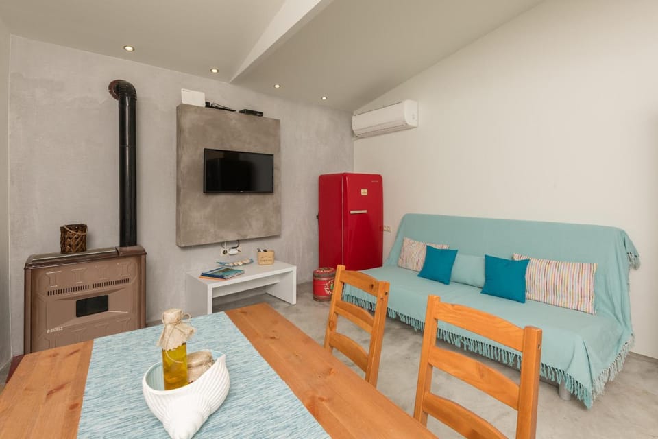 TV and multimedia, Living room, Dining area