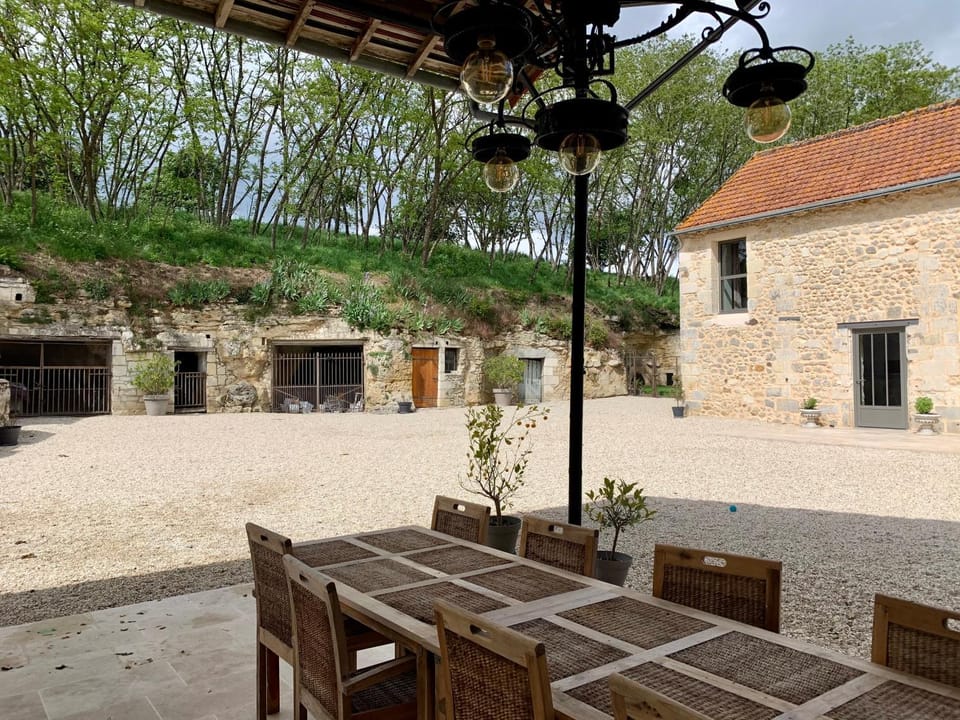 DOMAINE DU PONT SALMOIS Bed and Breakfast in Centre-Val de Loire