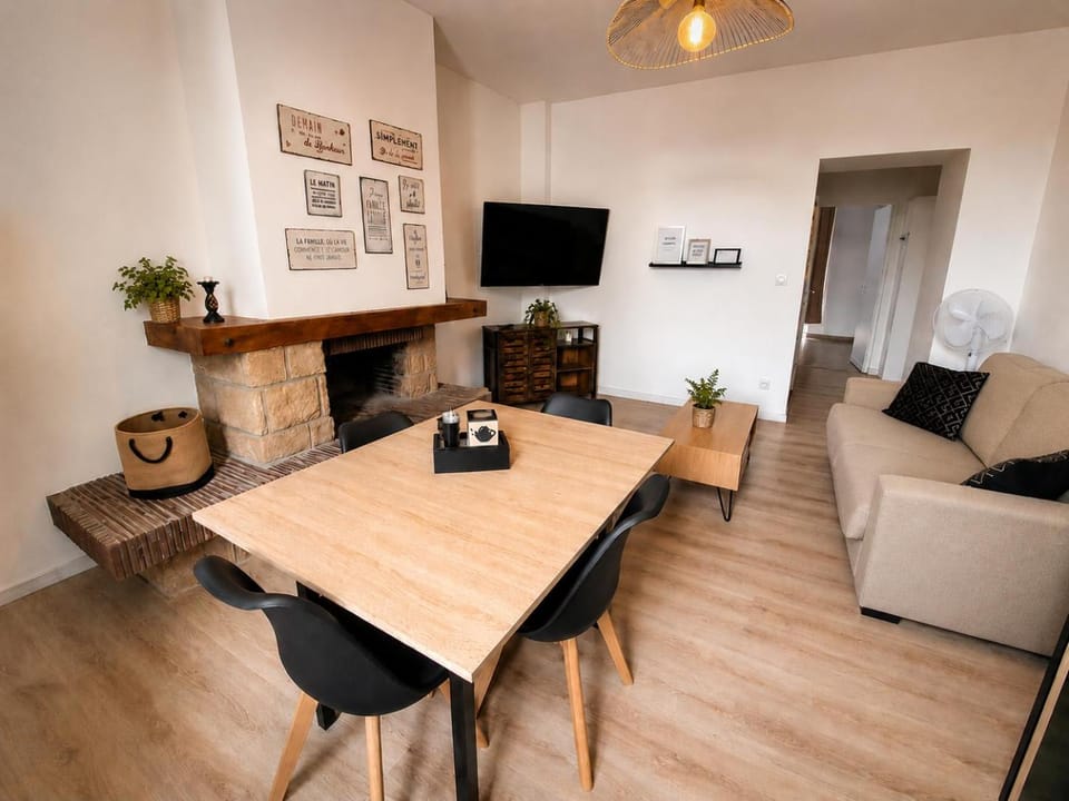 "Le Petit Paradis" au Centre Ville d'Oyonnax Apartment in Oyonnax