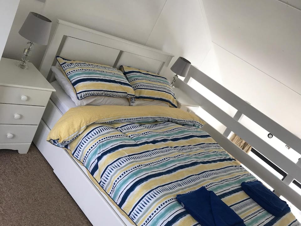 Brighton Marina Floating home Apartment in Brighton