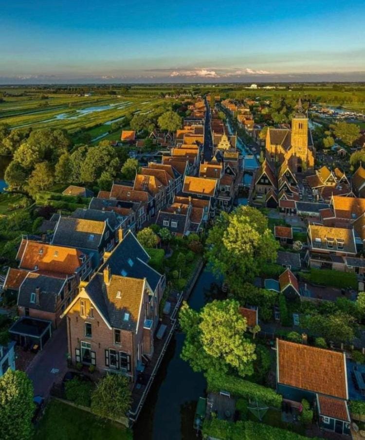 Oude Postkantoor de Rijp Bed and Breakfast in North Holland (province)