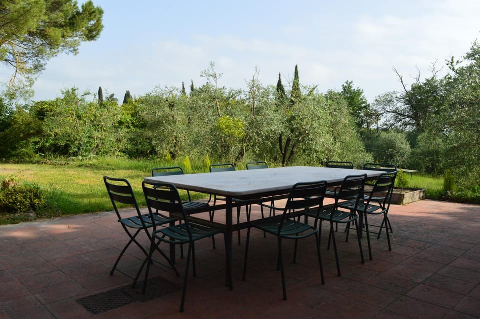 Patio, Photo of the whole room