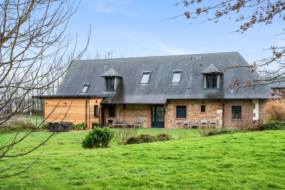 Property building, Garden, Garden view