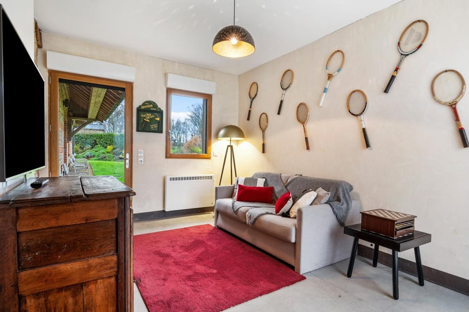 Communal lounge/ TV room, Bedroom