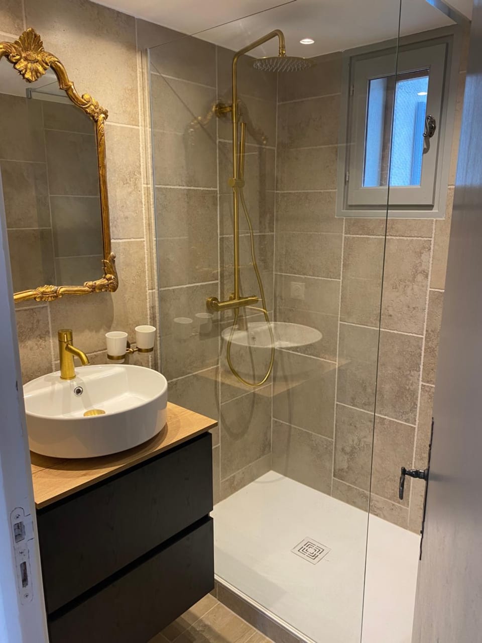 Shower, Bathroom