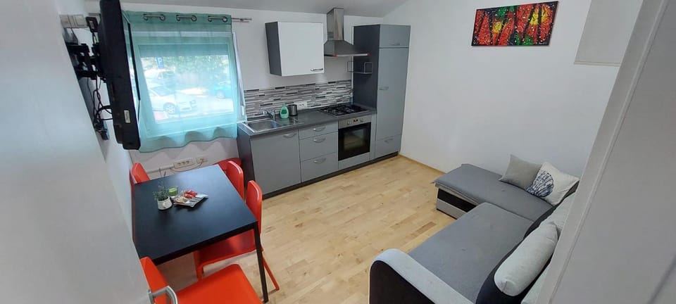 TV and multimedia, Kitchen or kitchenette, Dining area