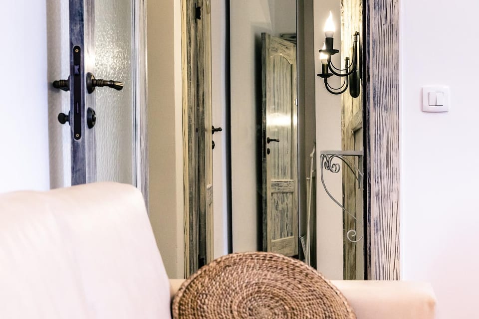 Living room, Decorative detail, Bedroom