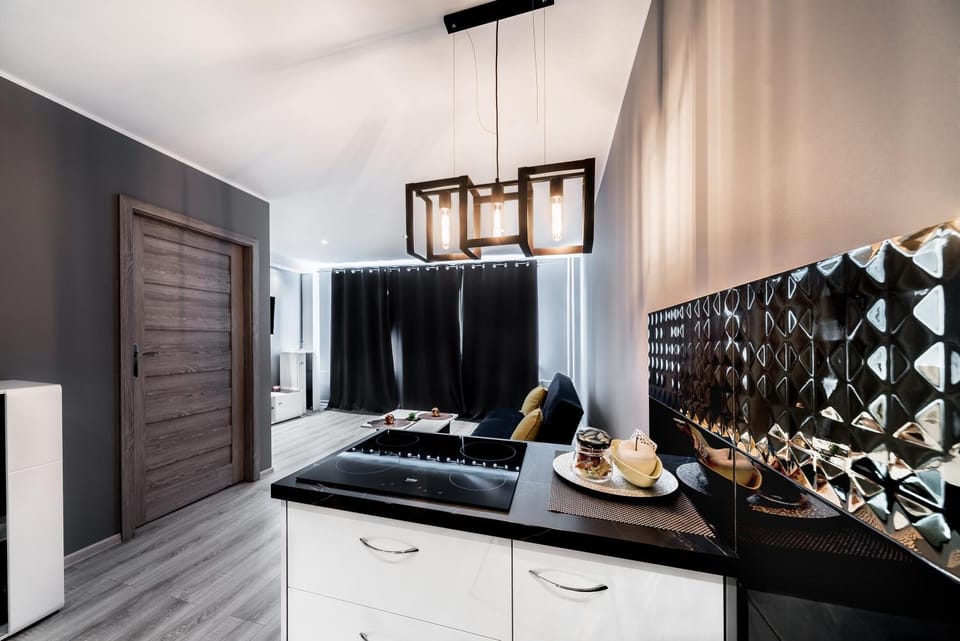 Kitchen or kitchenette, Food and drinks, Food