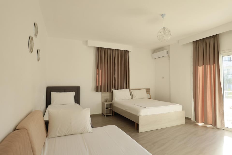 Bed, Photo of the whole room, Bedroom, air conditioner