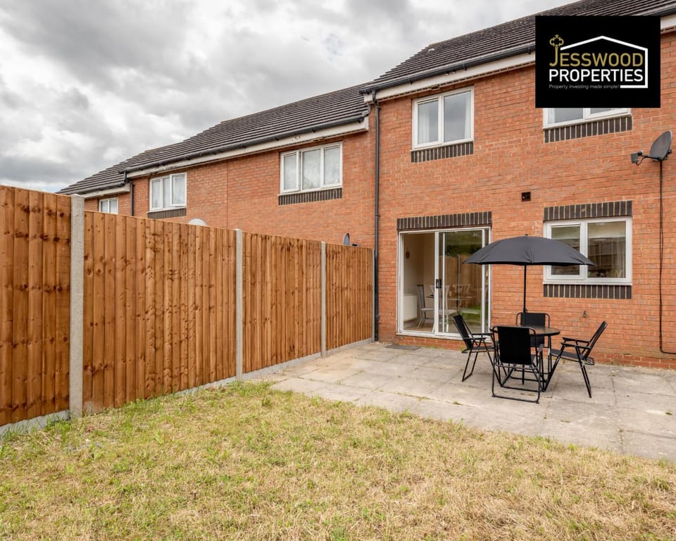 Property building, Patio, Garden
