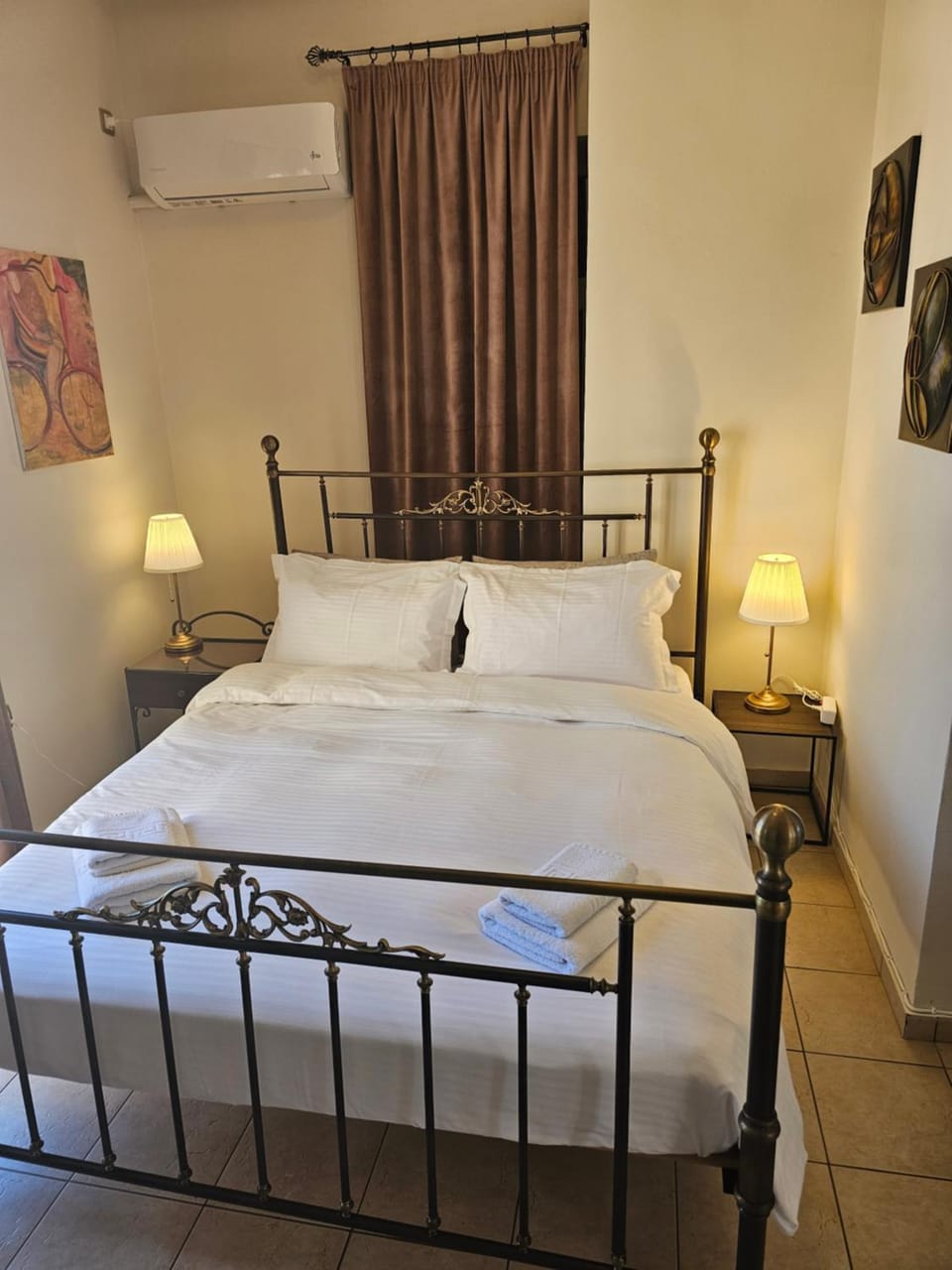 Bed, TV and multimedia, Balcony/Terrace, Photo of the whole room, City view, furniture, heating, internet, air conditioner