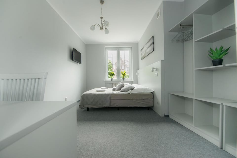 Bed, Living room, Bedroom