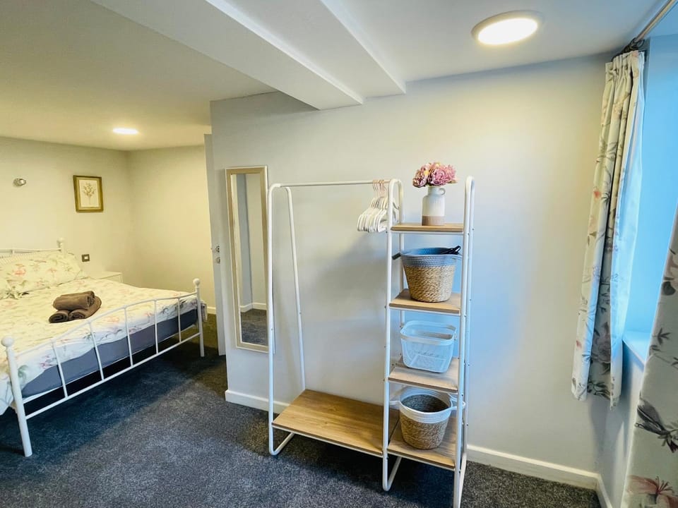10 Bromleys Court Apartment in Wales