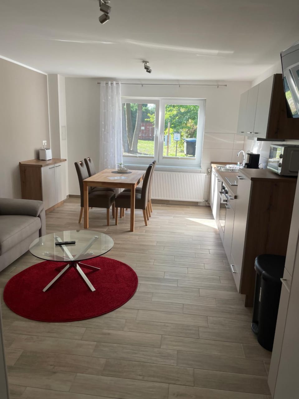 Kitchen or kitchenette, Seating area
