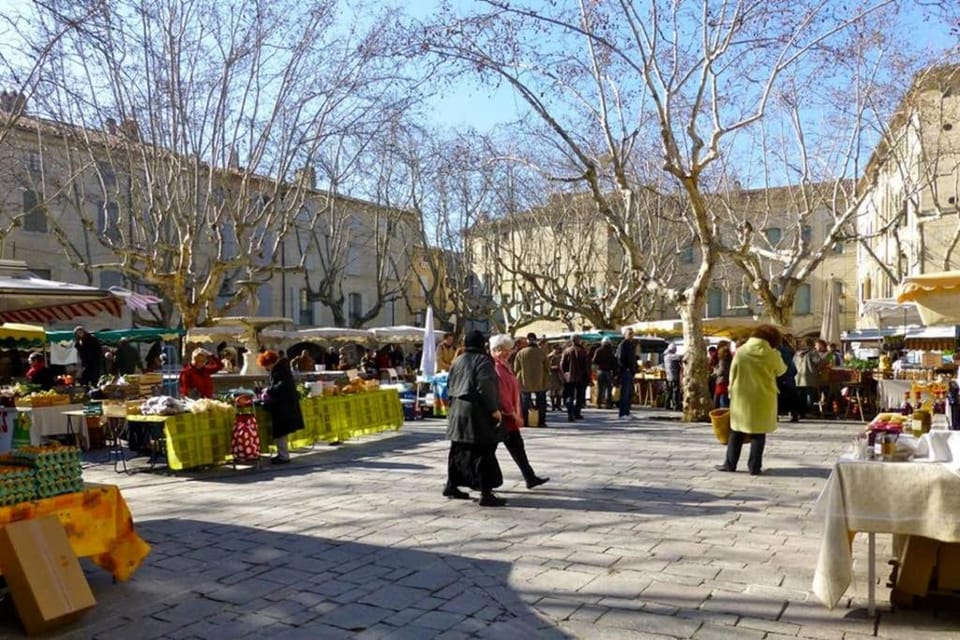 Nearby landmark, Winter, Shopping Area