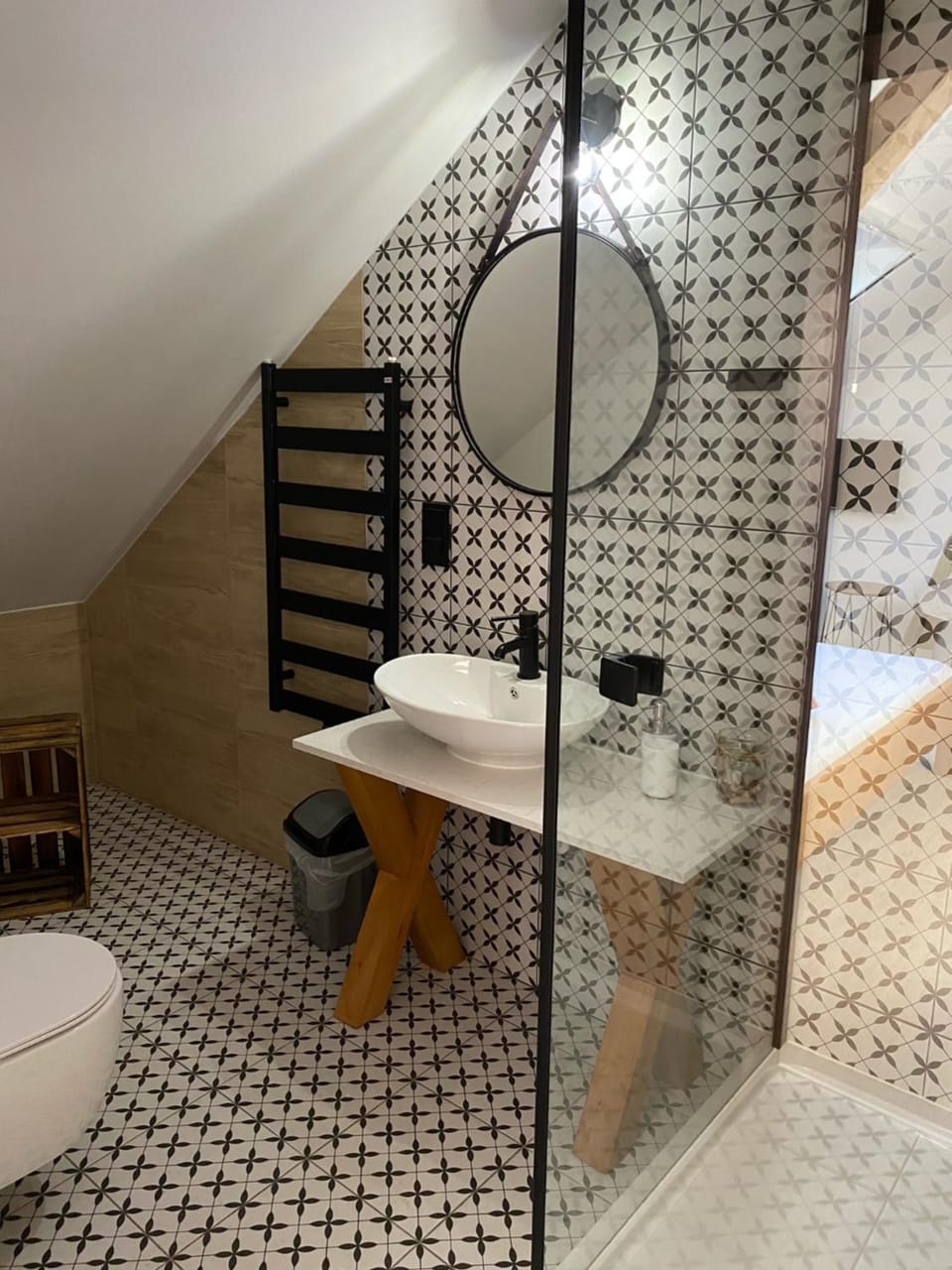 Shower, Toilet, Bathroom, towels