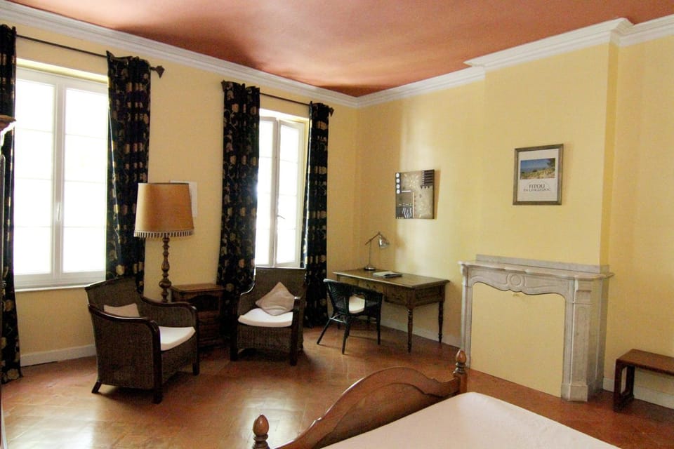 Living room, Photo of the whole room, Bedroom, hair dresser