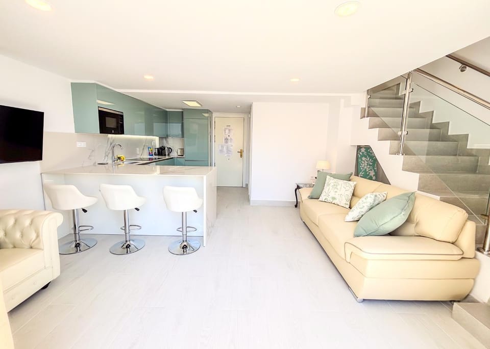 TV and multimedia, Kitchen or kitchenette, Living room
