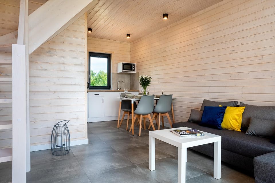 Kitchen or kitchenette, Living room, Seating area, Dining area