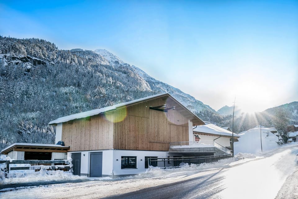 Property building, Facade/entrance, Day, Winter, Ski School, Skiing, Hiking, Cycling, Animals, Pets, Mountain view, Sports