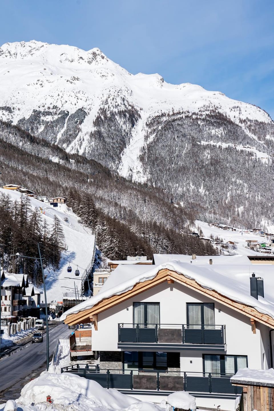 Property building, Ski School, Skiing, Skiing, Mountain view, Mountain view