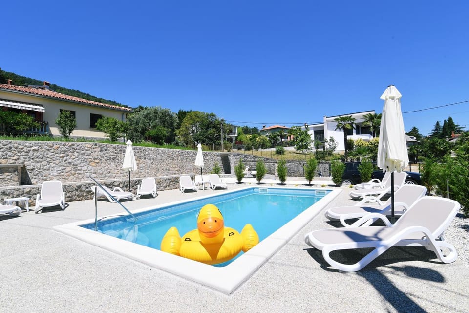 Swimming pool, Swimming pool