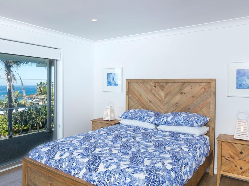 Bed, Bedroom, Sea view
