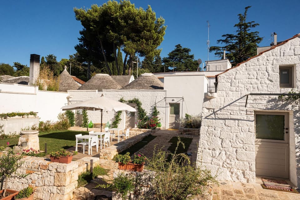 Trulli in corte Bed and Breakfast in Province of Taranto