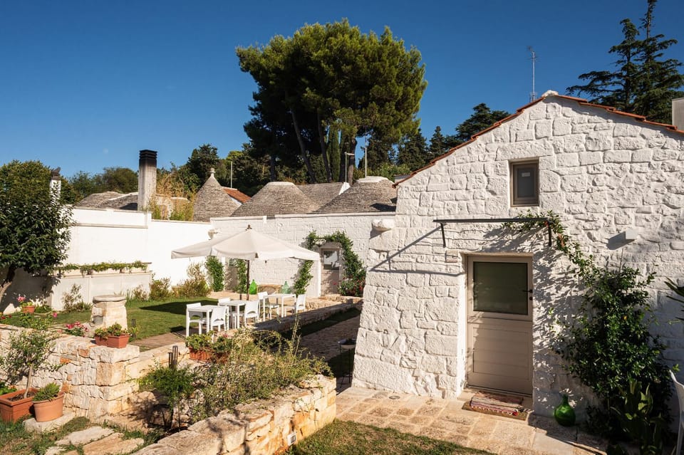 Trulli in corte Bed and Breakfast in Province of Taranto