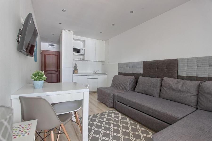 TV and multimedia, Kitchen or kitchenette, Seating area, Dining area, oven