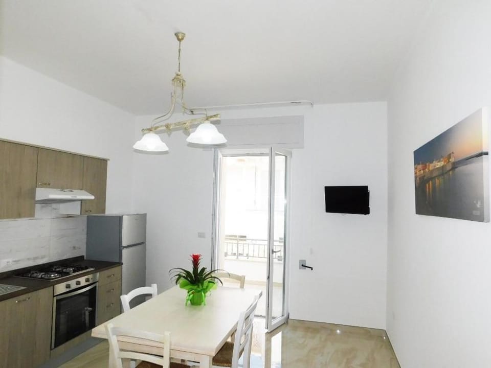 Property building, Kitchen or kitchenette, Living room