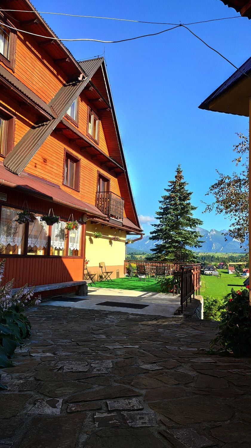 Property building, BBQ facilities, Balcony/Terrace
