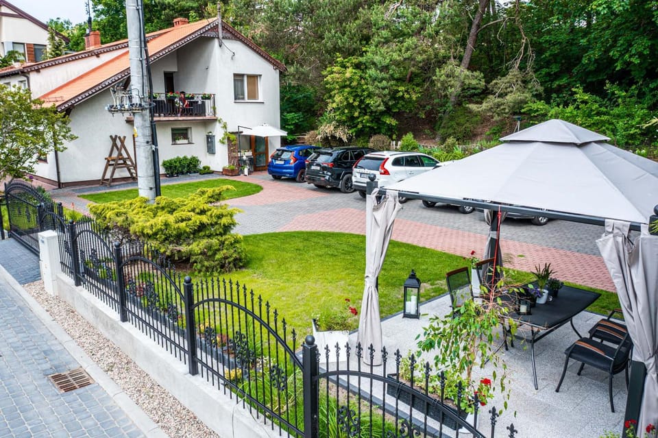 Property building, Neighbourhood, Natural landscape, Parking