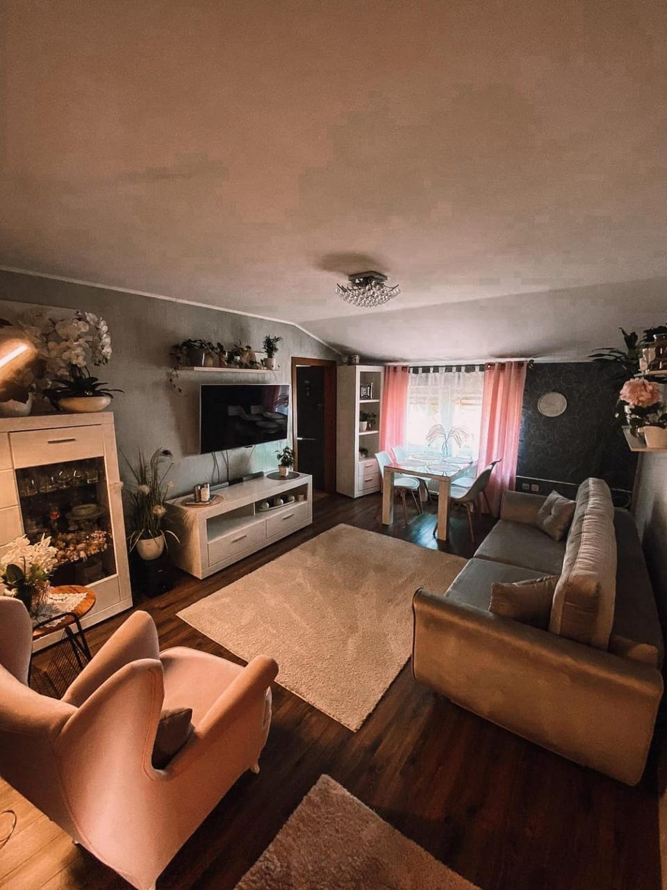 TV and multimedia, Living room, Seating area