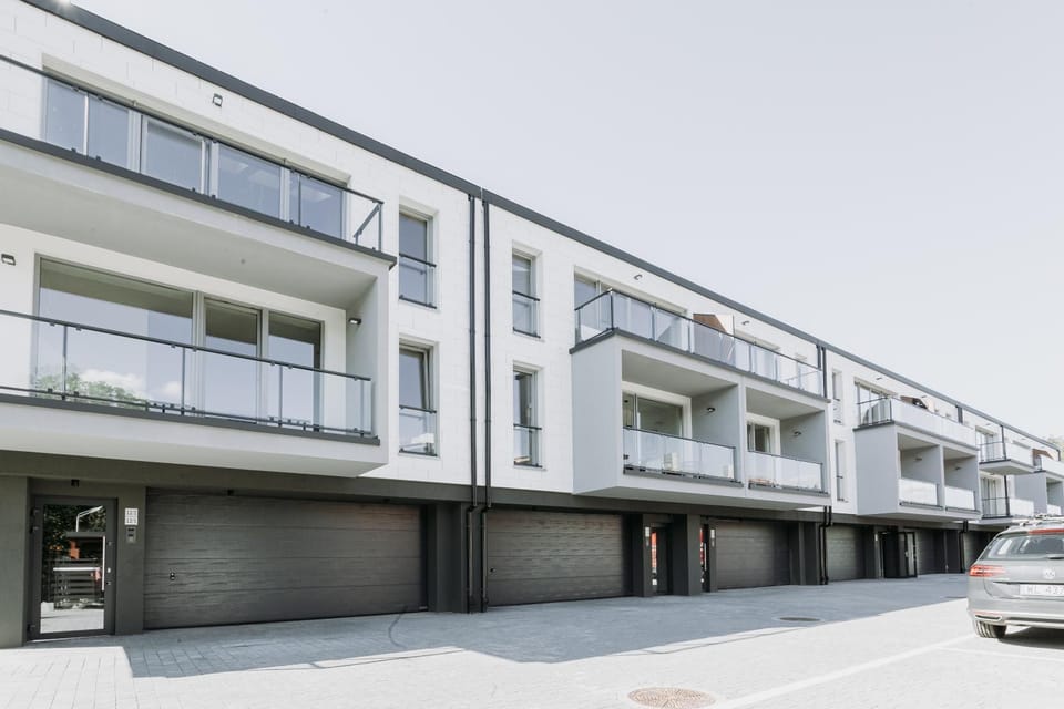 Facade/entrance, Balcony/Terrace
