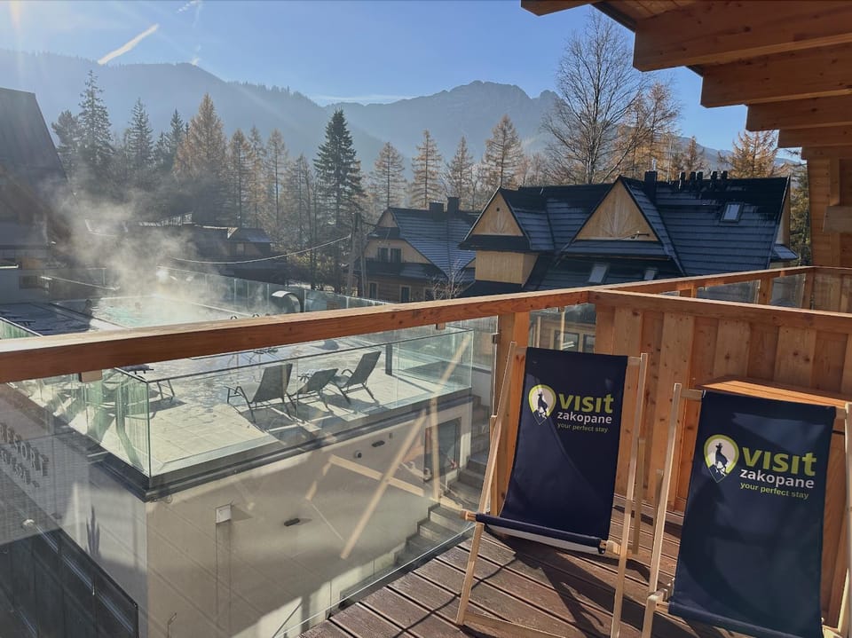 Balcony/Terrace, Mountain view
