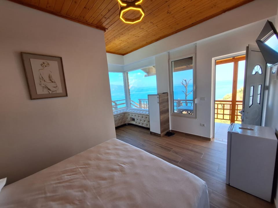 Bed, Natural landscape, View (from property/room), Balcony/Terrace, Photo of the whole room, Bedroom, Sea view