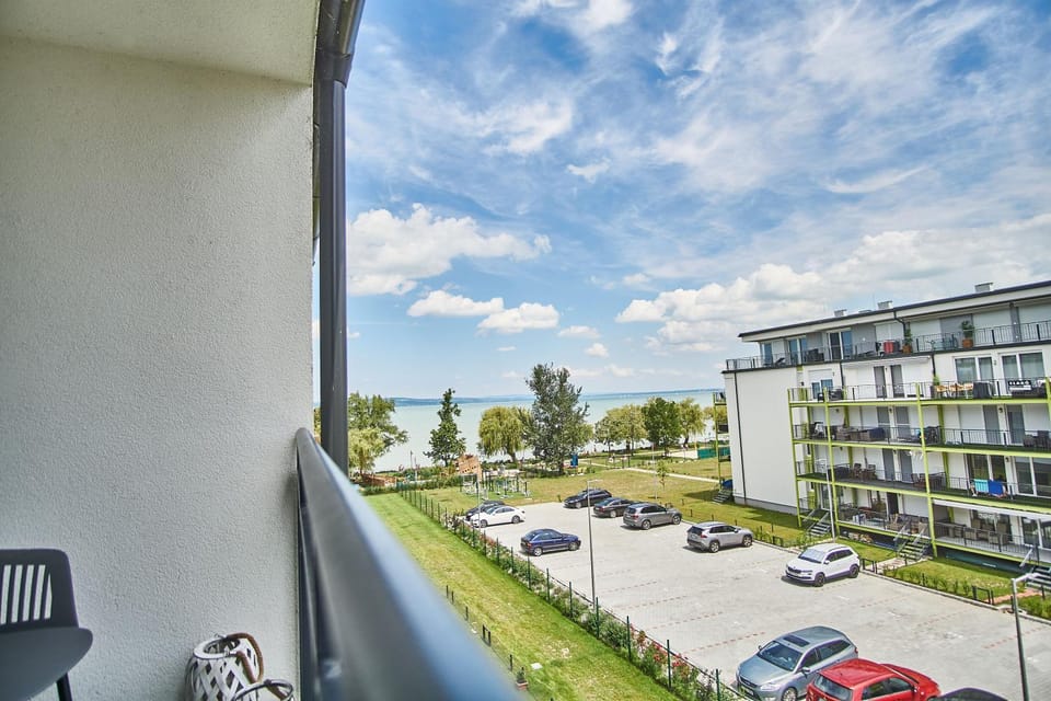 Balcony/Terrace, Lake view