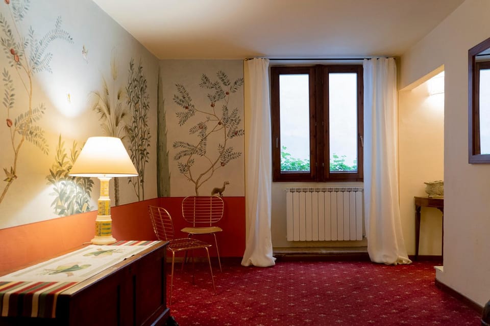 Lobby or reception, Decorative detail, Internal: Not applicable to any particular room