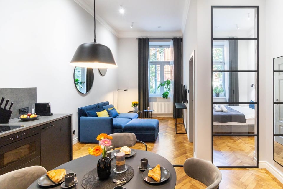 Living room, Landmark view, kitchen